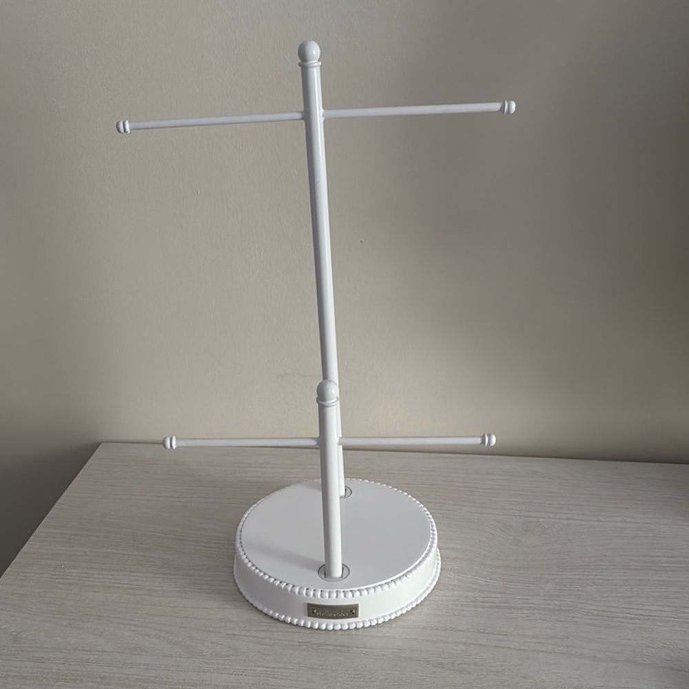 Stella & Dot White Jewelry Organizer with Minimalist Design VGUC